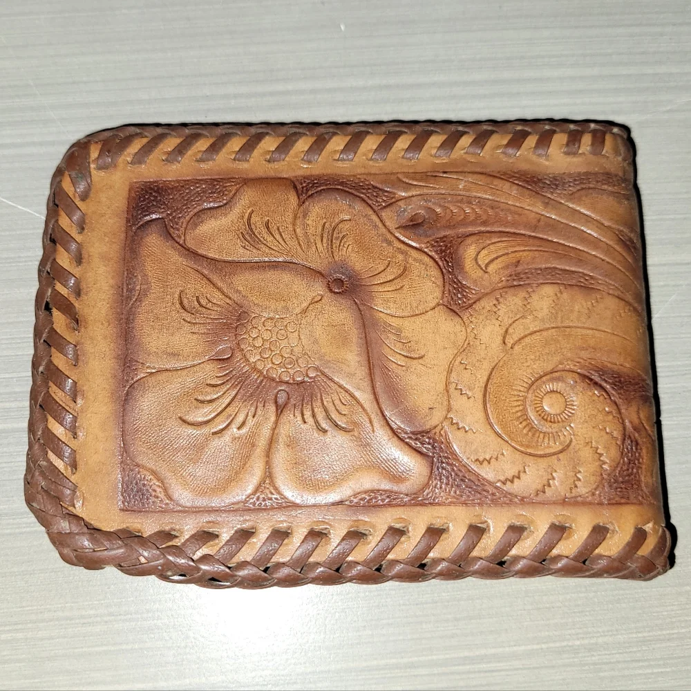 Vintage Tooled Leather Wallet - Picture 2 of 8